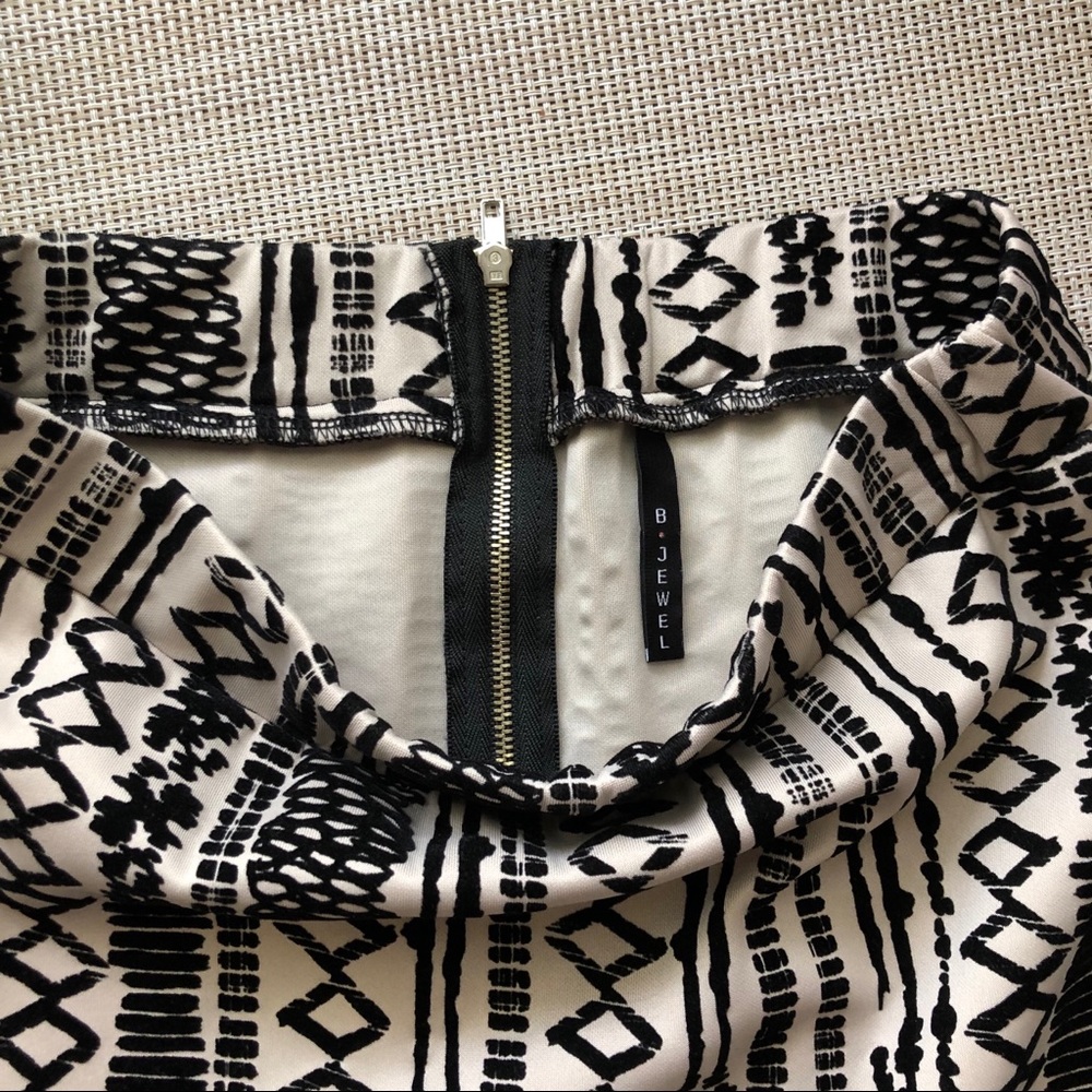 B Jewel Patterned Skirt - Picture 4 of 4